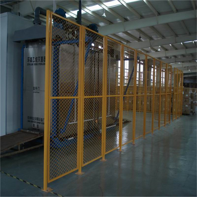 車間用隔離鐵絲網(wǎng)、倉庫防護(hù)網(wǎng)、車間護(hù)欄網(wǎng)